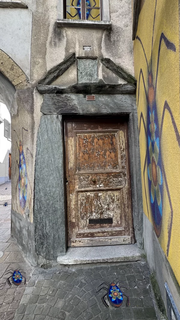 Porte de l'insecte </br>Gaggiographie avec une</br>Oeuvre de S.Knupfer